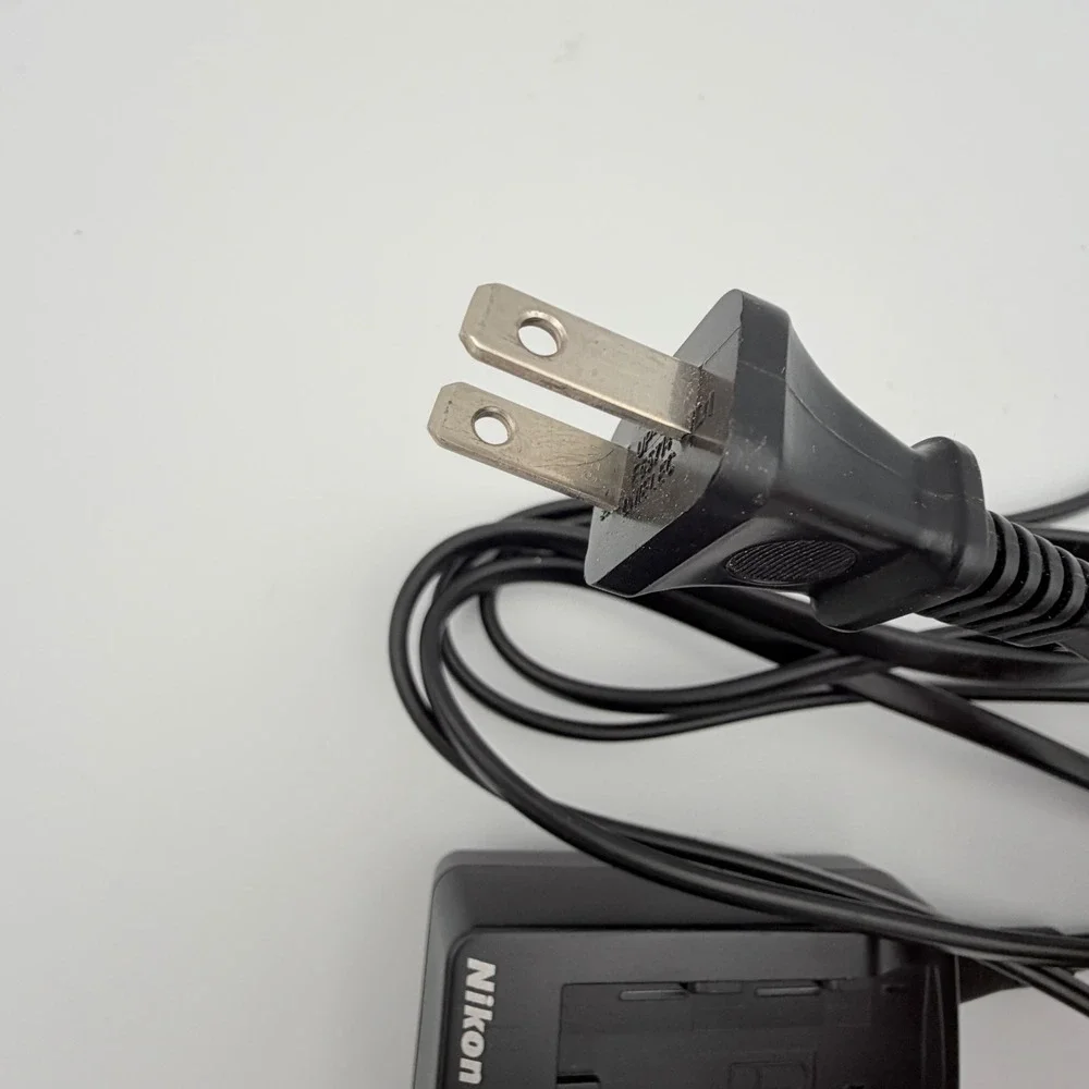 Nikon MH-18a Quick Charger for EN-EL3 EN-EL3a Li-ion Battery Black DSLR Camera